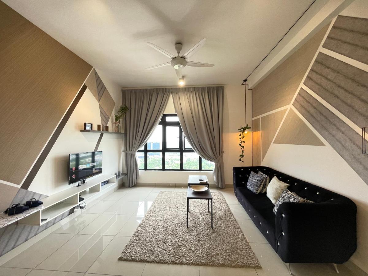 Meridin Medini By Wp Homestay نوساجايا المظهر الخارجي الصورة